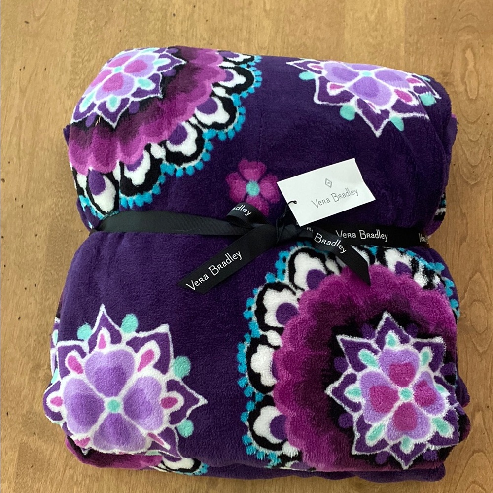 Vera Bradley Lilac Medallion Throw Blanket NWT 80” x 50” RARE